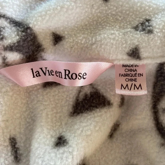 La Vie En Rose | Long Sleeve Button Down Pajama Top - Picture 5 of 6